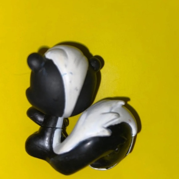 littlest pet shop skunk #85 - Picture 3 of 5